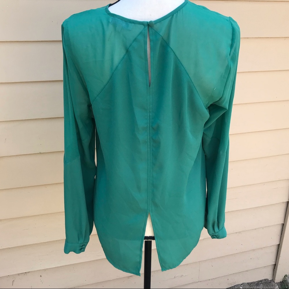 1.State Blouse - Picture 2 of 5